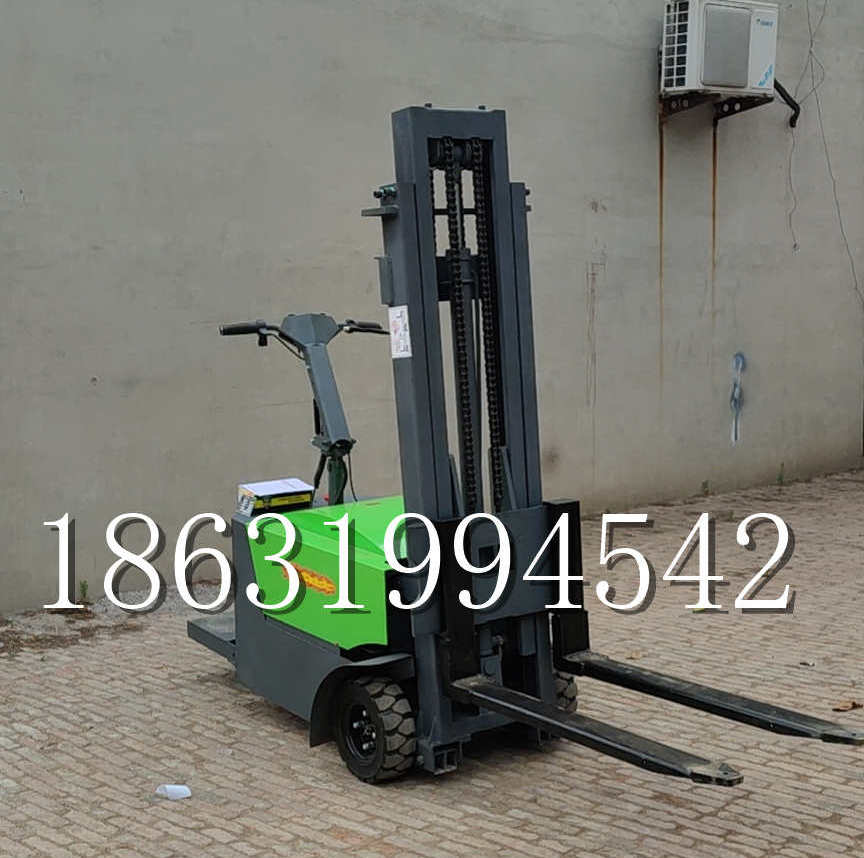 塔城地区优程全电动叉车插腿式堆高车液压装卸车1.5吨升高小型站驾式铲车